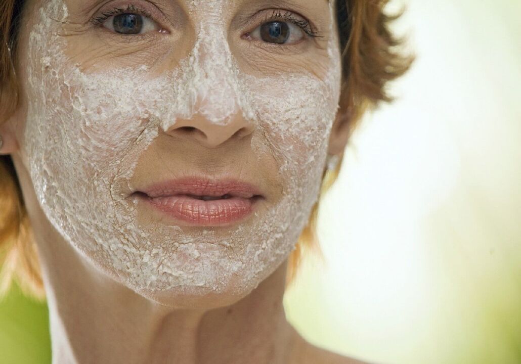 Mascarilla regeneradora para la piel del rostro a partir de los 50 años